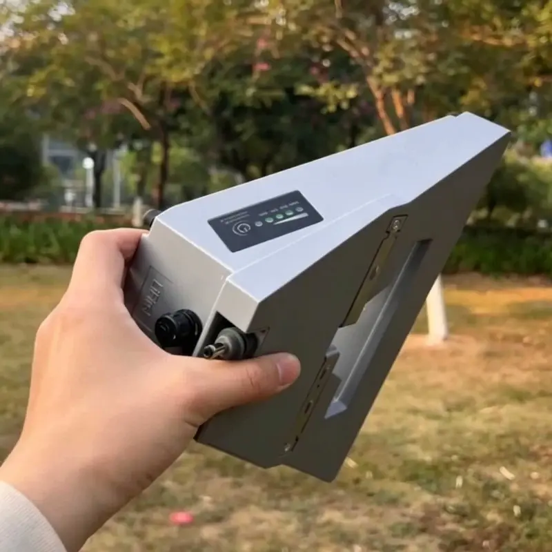 Batería de 200Wh con clip para uso exterior en Starlink Mini